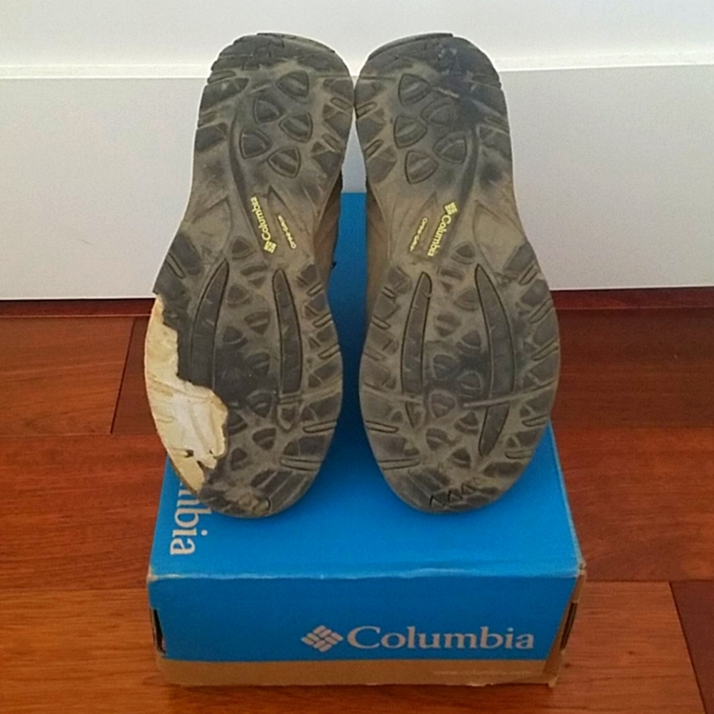 Columbia Gray/light blue hiking boots. Size 7. - Picture 5 of 6